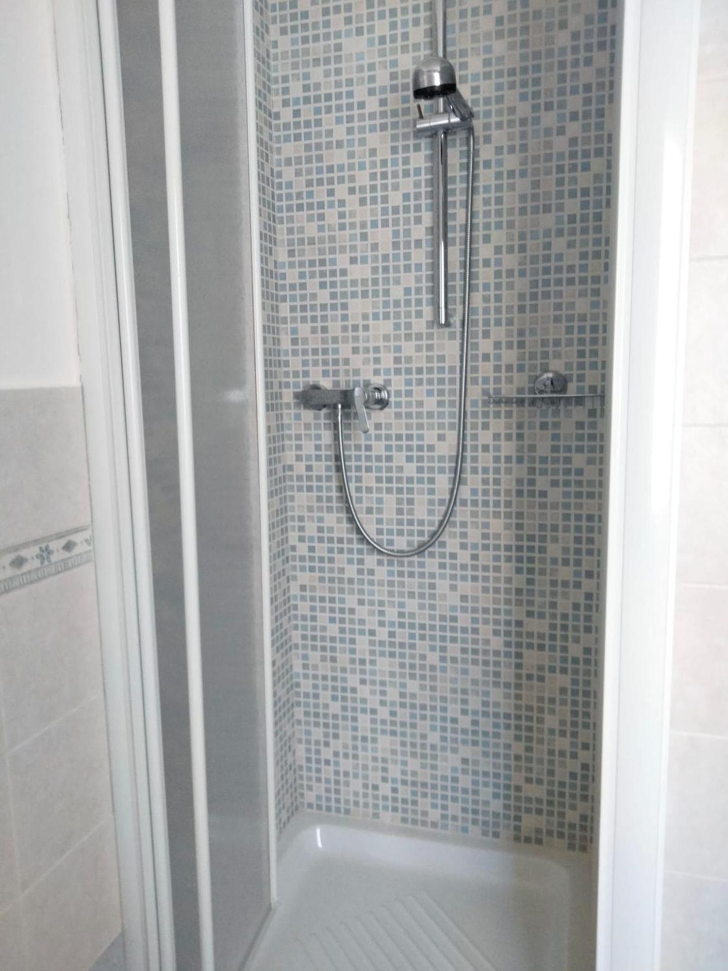 Single House Totally Independet Интрод Екстериор снимка